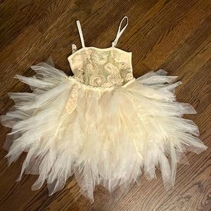 Ooh! La, La! Couture NWOT size 4